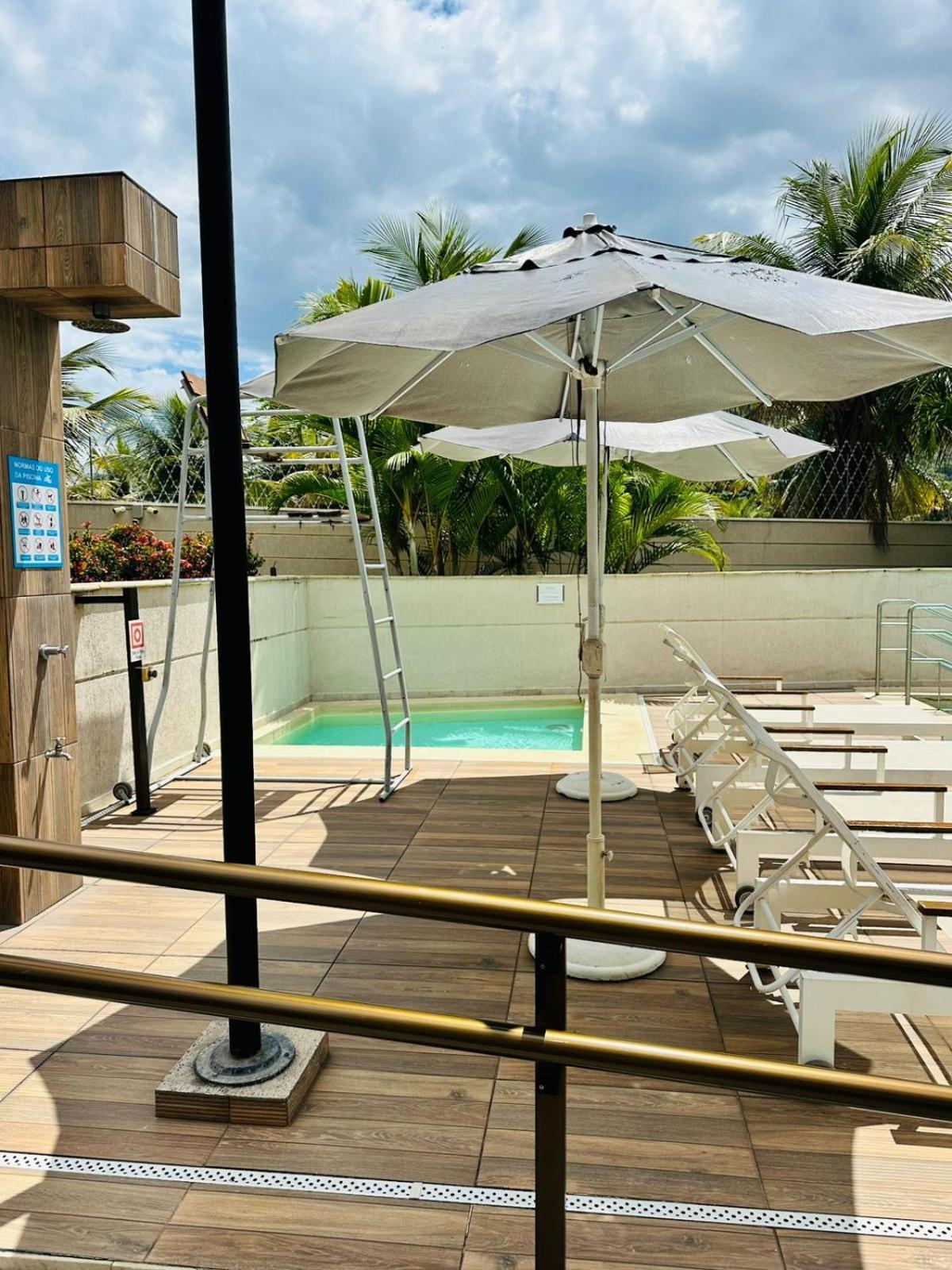 Lindo Beira Mar Em Com Piscina